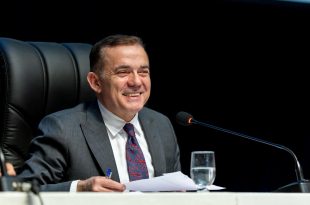 Abdullah Özyiğit Yenişehir Belediyesi projelerini anlattı