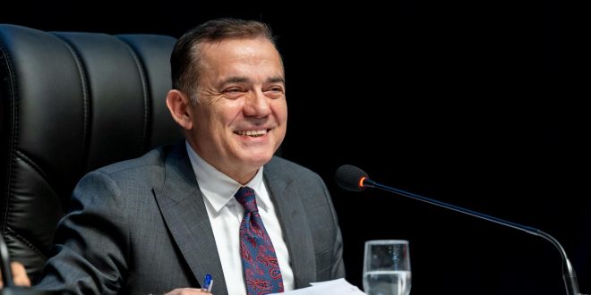 Abdullah Özyiğit Yenişehir Belediyesi projelerini anlattı